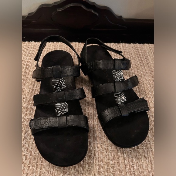 Vionic AMBER Black Strappy Slingback Leather Sandals Size 10 Cushioned Velcro - Picture 2 of 7
